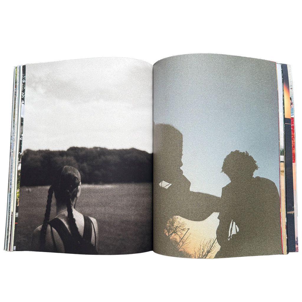 "MUSE TO LIVE" ISSUE 001